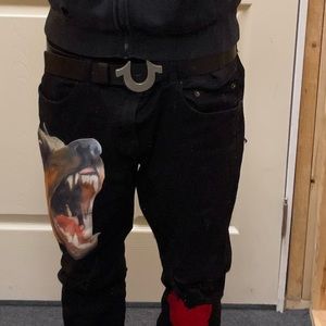 Black True Religion belt (32), True Religion jeans (34)